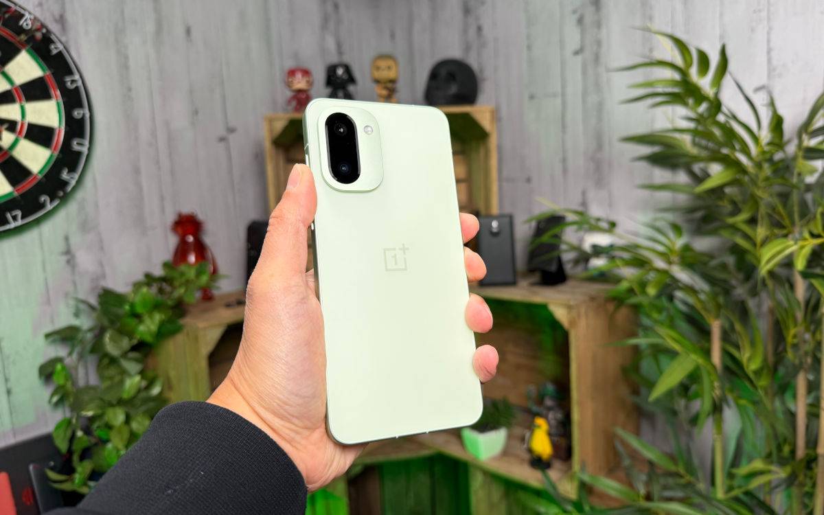 OnePlus 15R Nihayet Resmi Oldu, 2025'in 'Flagship Killer'ını Keşfedin